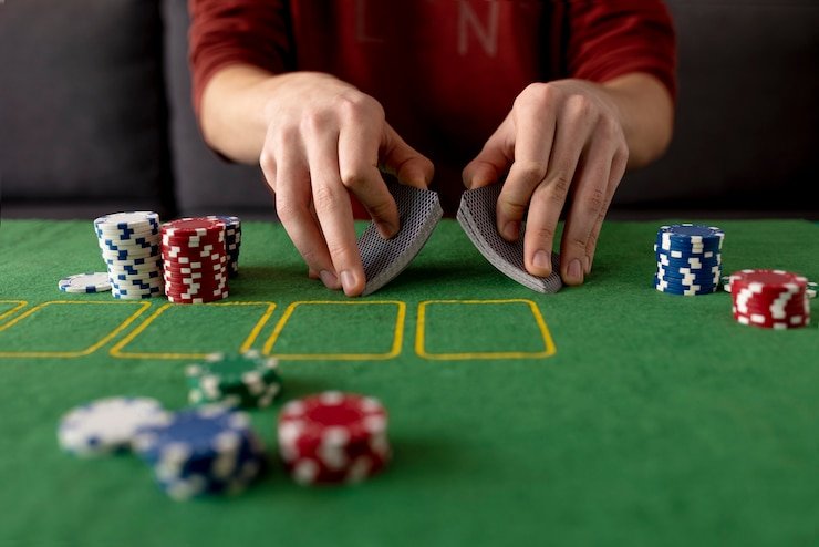 Perangkat teknologi dan staf teknis dalam pusat pengelolaan platform hiburan sport dan casino